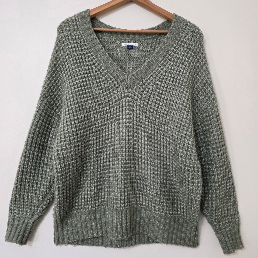 American Eagle Oversized Sweater Sz M Cozy Soft Sage Green Chunky Knit V Neck